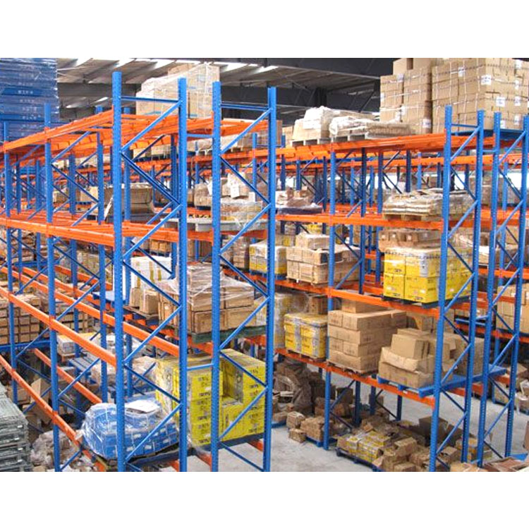 Sistema de estanterías selectivas para palets con diseño de viga ajustable para acceso directo al palet.