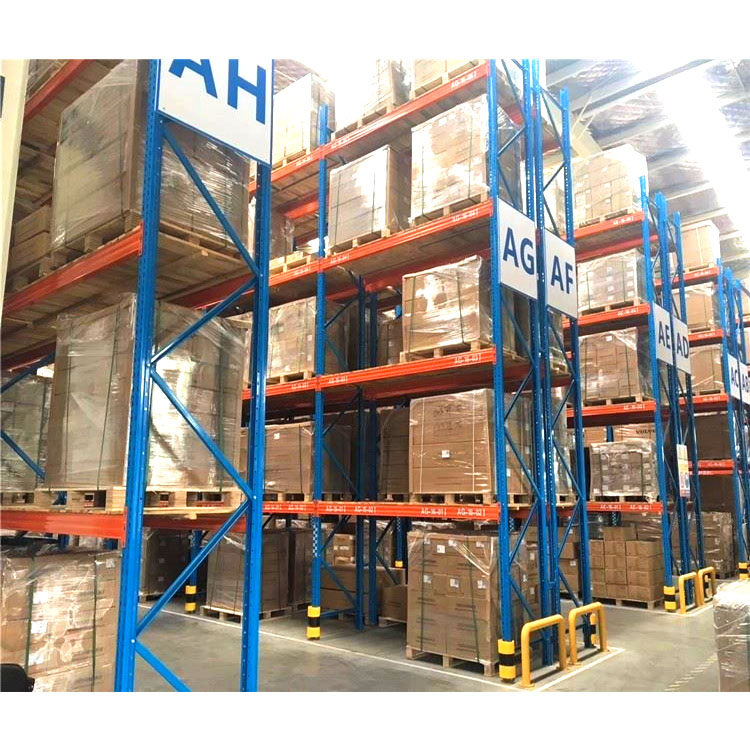 Sistema de estanterías selectivas para palets con diseño de viga ajustable para acceso directo al palet.