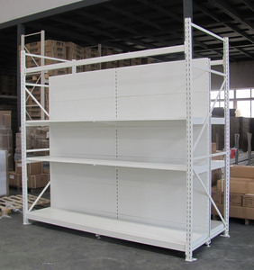 Sistema modular de estanterías y sistemas de almacenamiento integrados para hipermercados