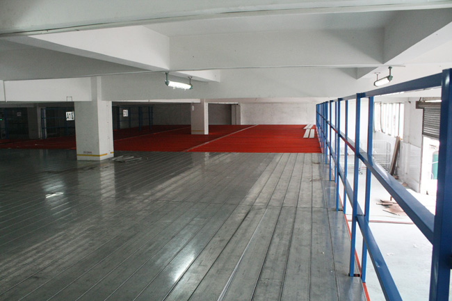 Fijación de panel y barandilla
