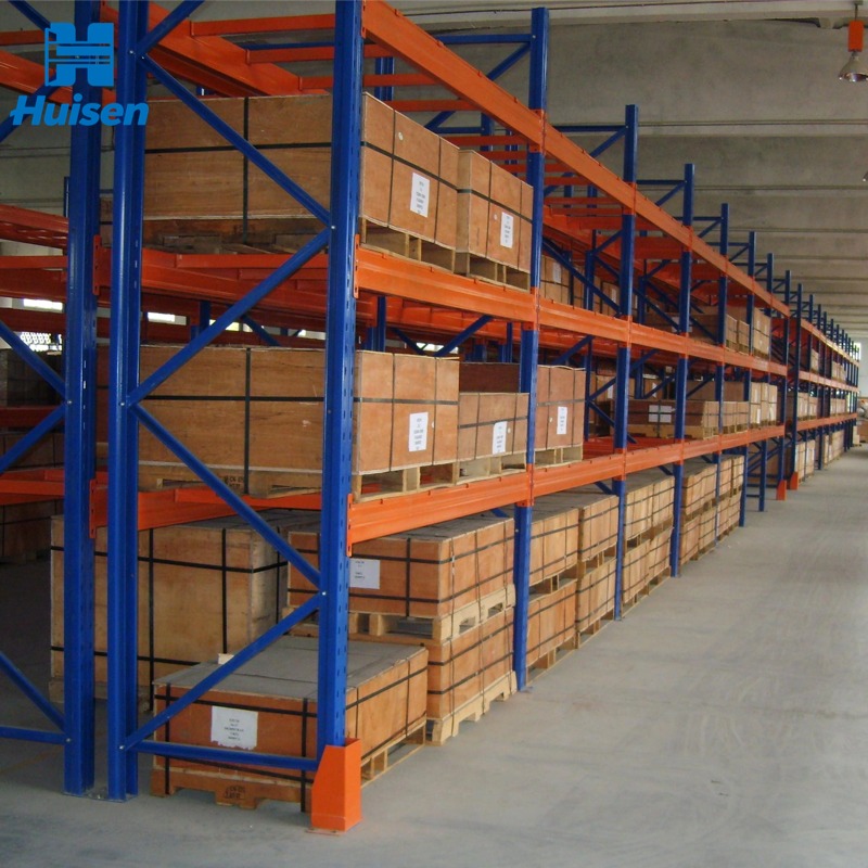 Estantería apilable metálica de alta resistencia con capacidad para 3000 kg, ideal para garajes y almacenes.