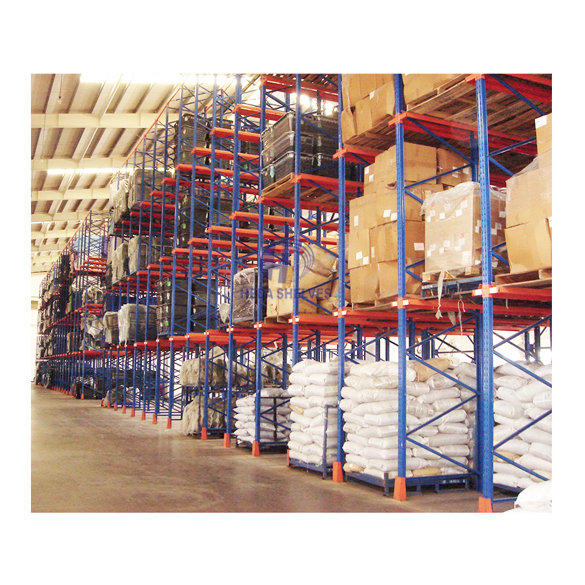 Estanterías altas para palets a medida para almacenes. Sistema de estanterías para palets de alta resistencia con capacidad de hasta 3000 kg por nivel.
