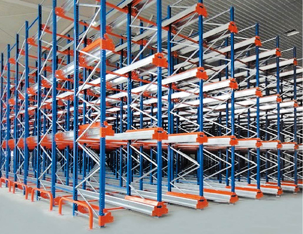 Organización de pasillos de almacenaje vertical