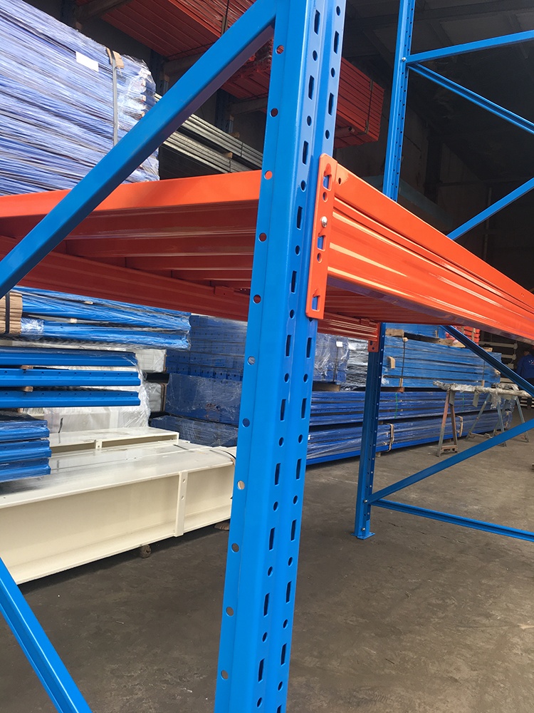 Estanterías de almacenamiento de alta resistencia con sistema de empuje para palets, fabricadas por proveedores chinos. Estanterías de almacenamiento para almacenes.