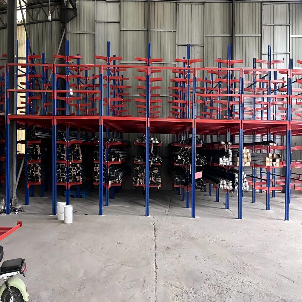 Estanterías de alta resistencia, adecuadas para almacenar paneles de madera y materiales de acero. Estanterías en voladizo. Estanterías tipo plataforma tipo entrepiso.