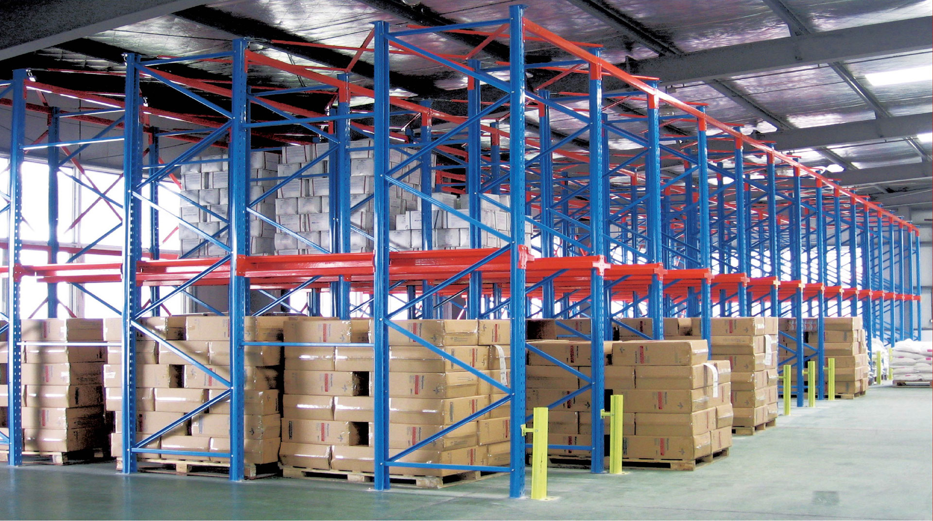 Estructura general de estantería compacta Drive-In