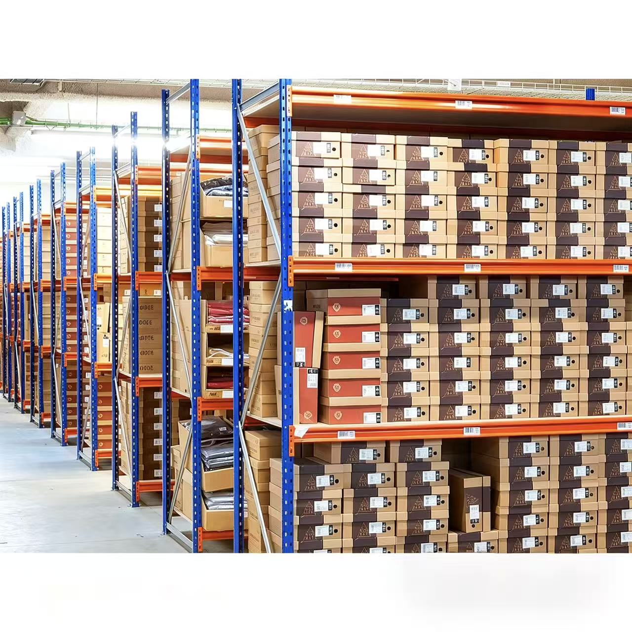 Estanterías industriales de gran capacidad y alta resistencia con certificación. Fácil montaje.