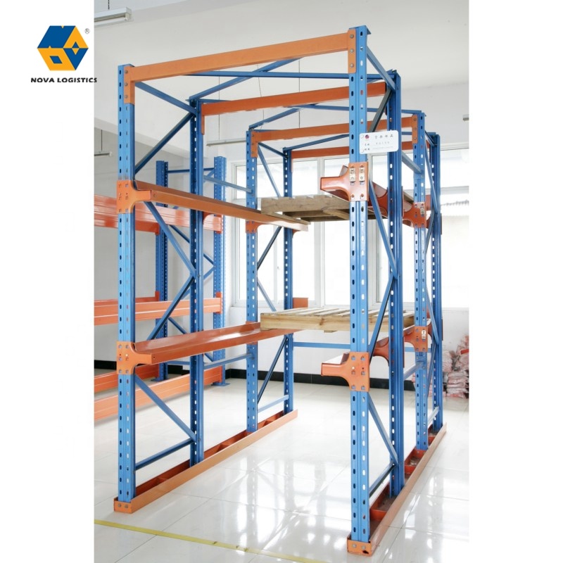 Estantería metálica para almacén con certificación CE, tipo drive-in, con plataforma de malla metálica.