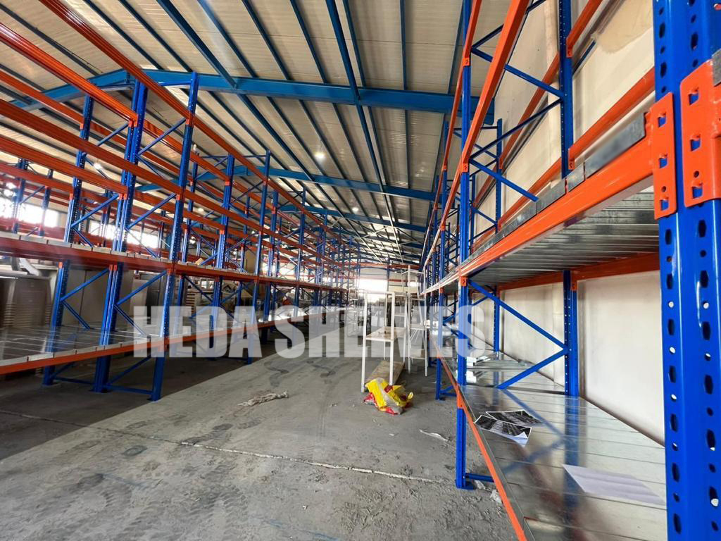 Instalación de racks industriales