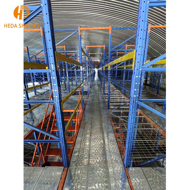 Plataforma de almacenamiento en acero