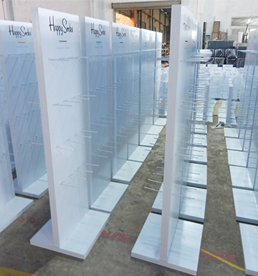 Montaje de muebles para punto de venta