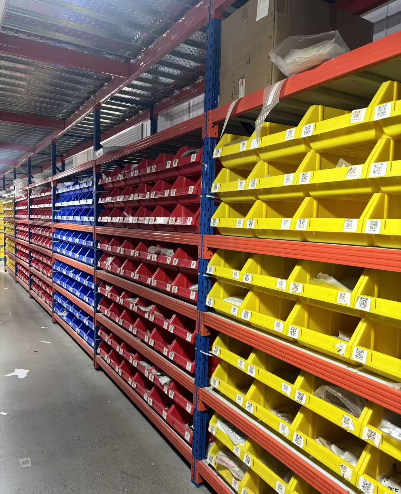 Estanterías metálicas de doble cara para supermercados, de uso ligero, 5 estantes, 400/450 mm de profundidad, 700/900/1200 mm de ancho, para montaje en suelo.